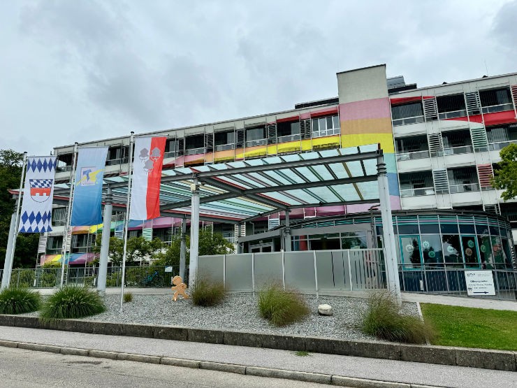 Alles unter Dach und Fach - Kinderkrankenhaus St. Marien in Landshut schafft drei neue Ultraschallgeräte Resona I9 an